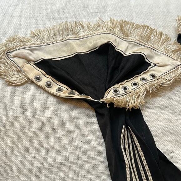 Vintage Van Raalte Fringe Opera Gloves – 1930s – Size 6.5 - Picture 4 of 7